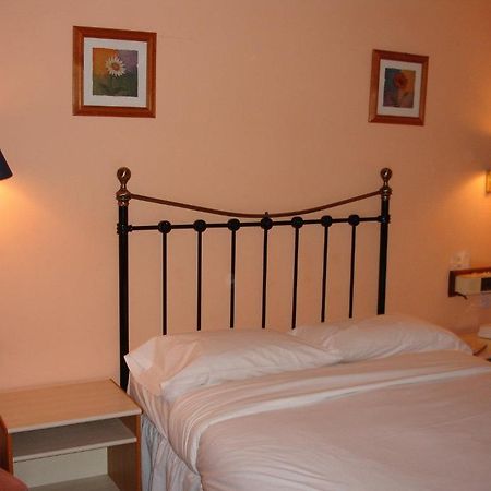 The Four Alls Inn Маркет-Дрейтон Номер фото
